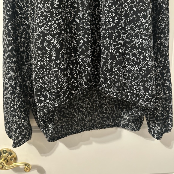 Chaus Black Monochrome Floral Top - Picture 3 of 5